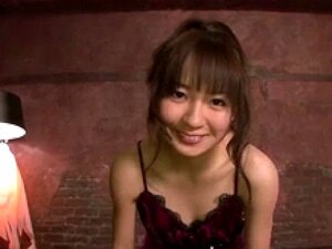 高质量的Hitomi Fujihara 色情&性爱视频在观看色情