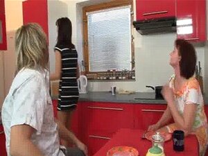 高质量的诱惑母子色情&性爱视频在观看色情
