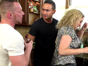 Bi Threesome With Kiki Daire, Gabriel D'Alessandro And Owen Michaels - Kiki Daire,Gabriel D'Alessandro,Owen Michaels Porn