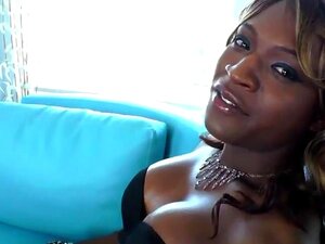 Chanel Noir Shemale porno et vidéos de sexe en haute qualité sur ...