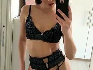 Italian Model Show Herself In Lingerie Porn