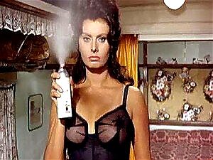 Loren topless sophia Sophia Loren