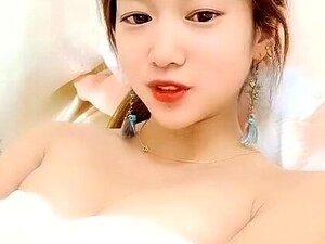高质量的妈妈Japanese 色情&性爱视频在观看色情